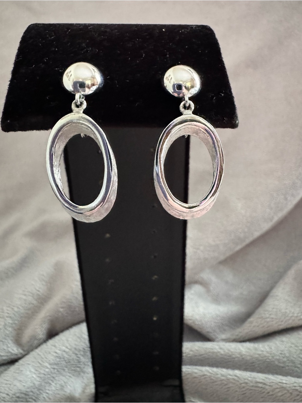 Vintage Trifari Silver Tone Brushed Oval Drop Earrings - Clip On